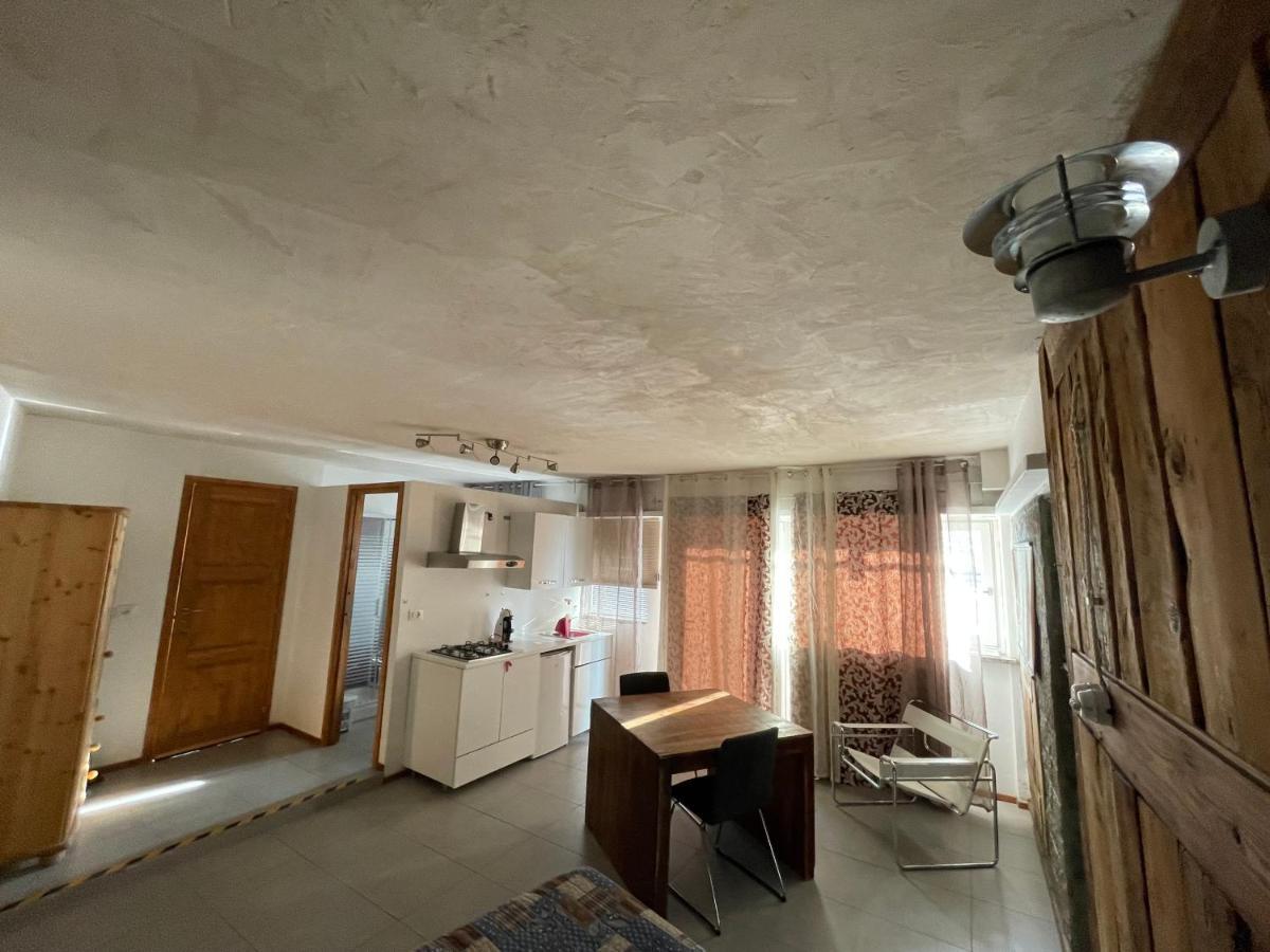 Smile Accomodation Sarre Bagian luar foto